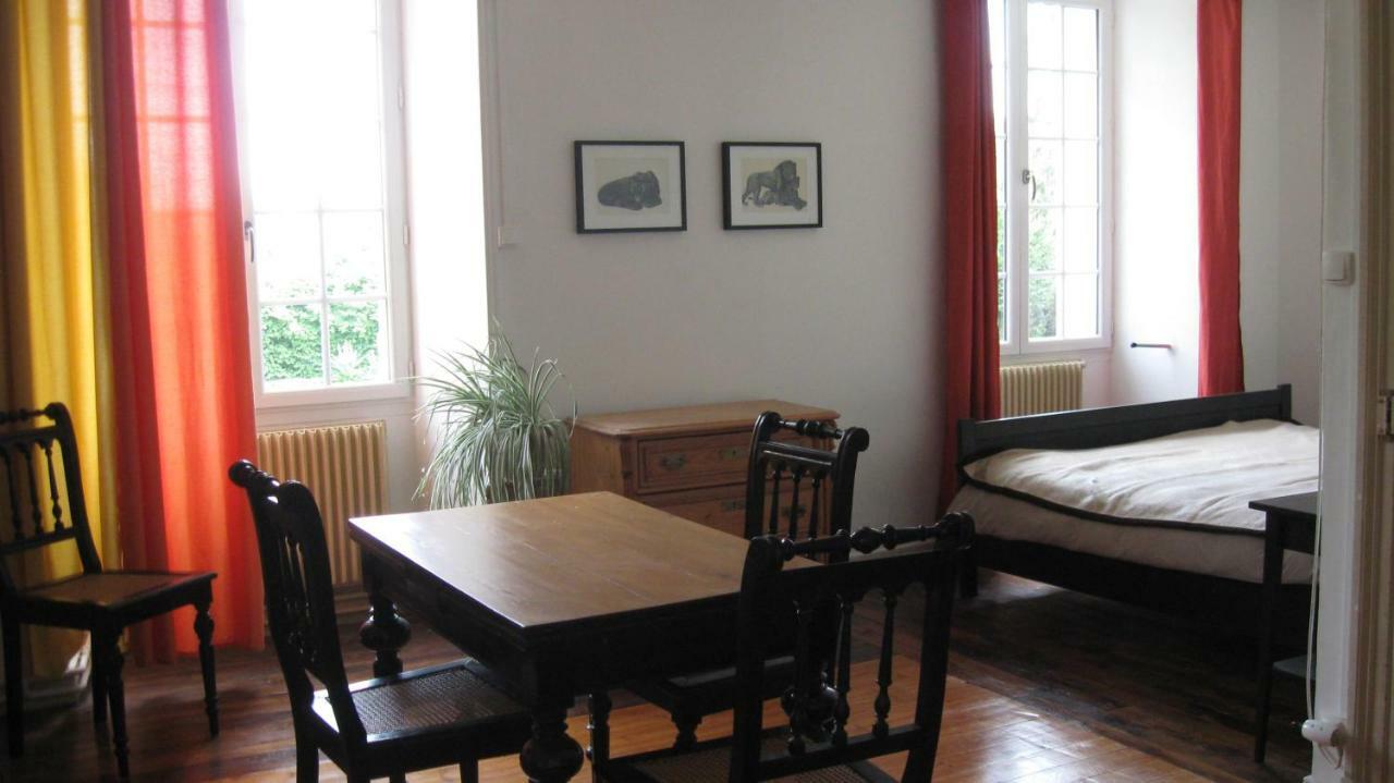Le Petit Bois Acomodação com café da manhã Chateau-la-Valliere Exterior foto